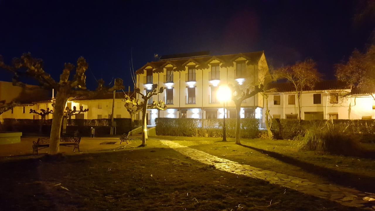 La Casa De Los Soportales Mansilla de las Mulas Exterior photo